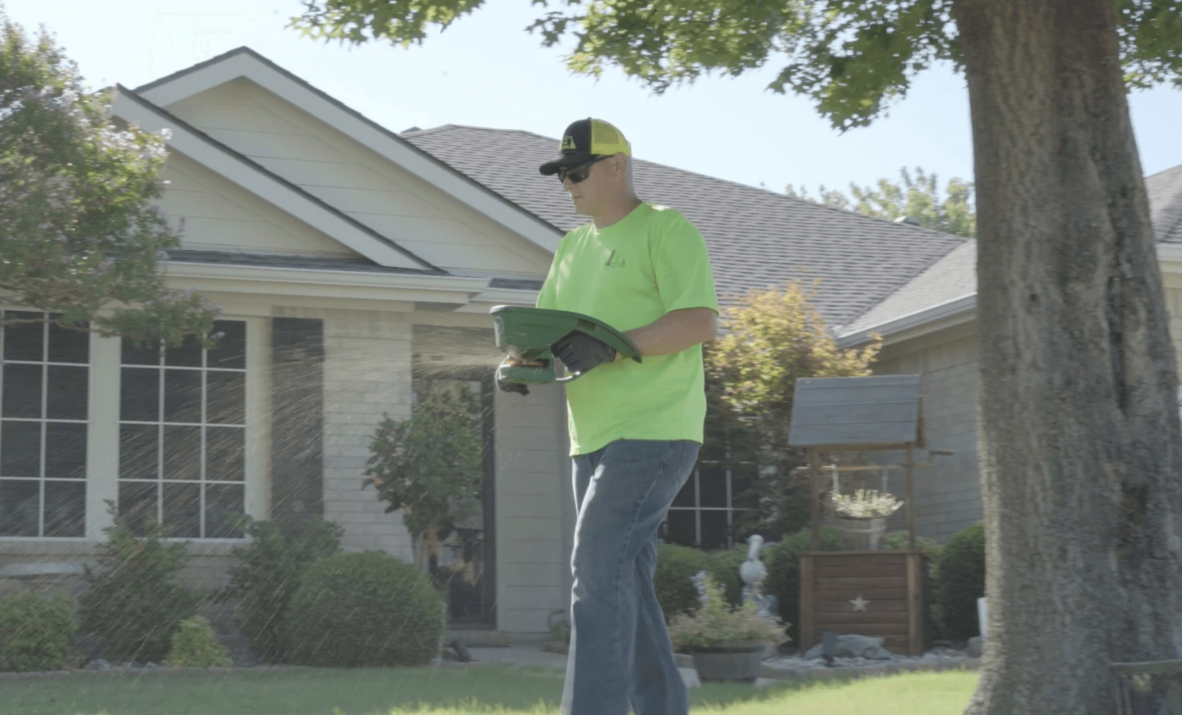 All Pest Solutions worker spraying pest control